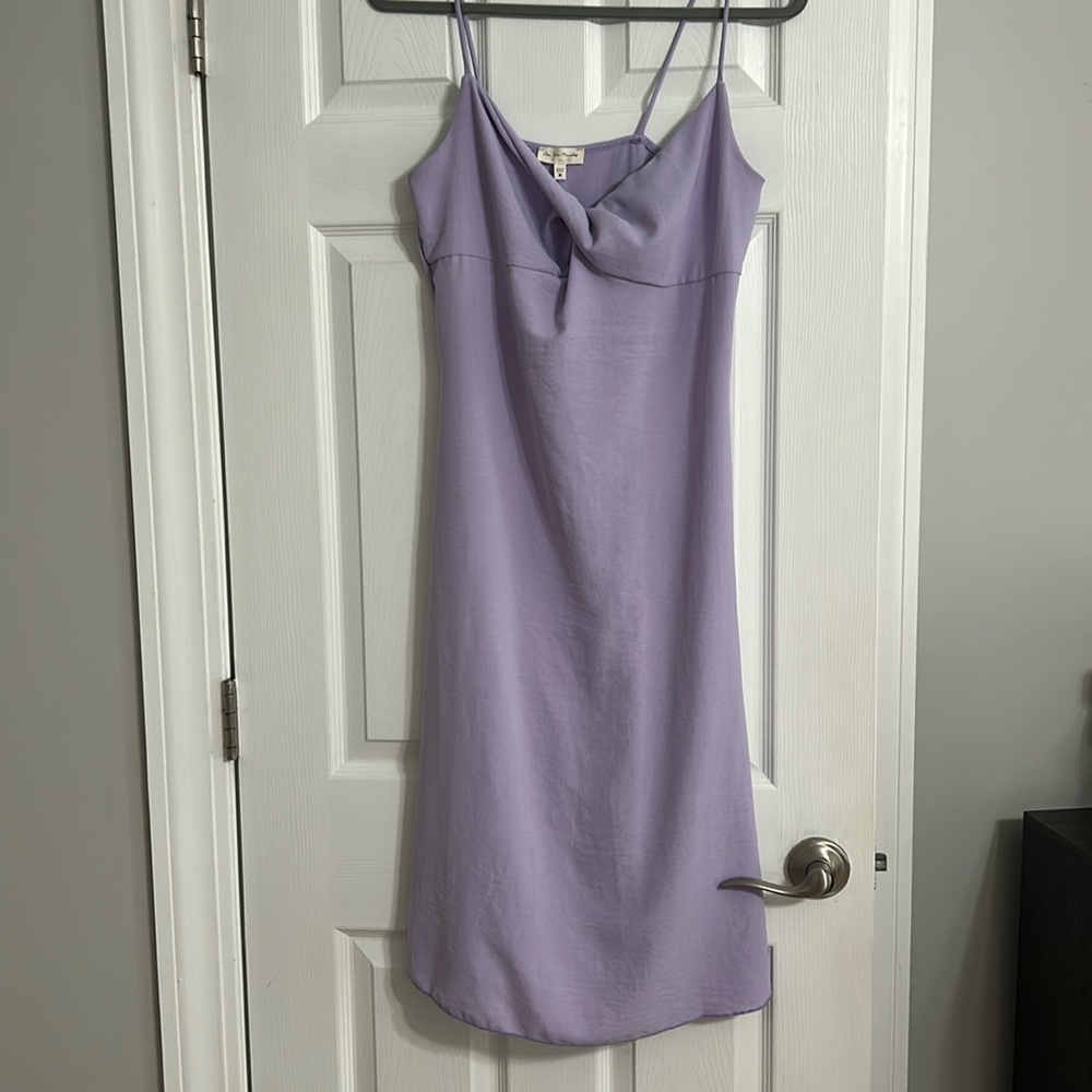 Boutique dress, Midi slight tie detail at the top, lavender color